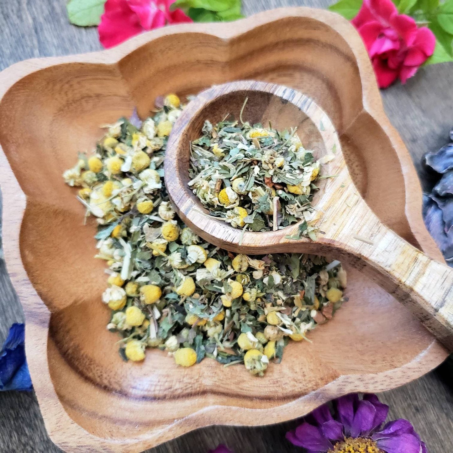 Digest & Detox loose leaf tea | Sleepy time tea | Chamomile | Lemon balm | Peppermint | Ginger | Cinnamon | Meadowsweet | Dandelion