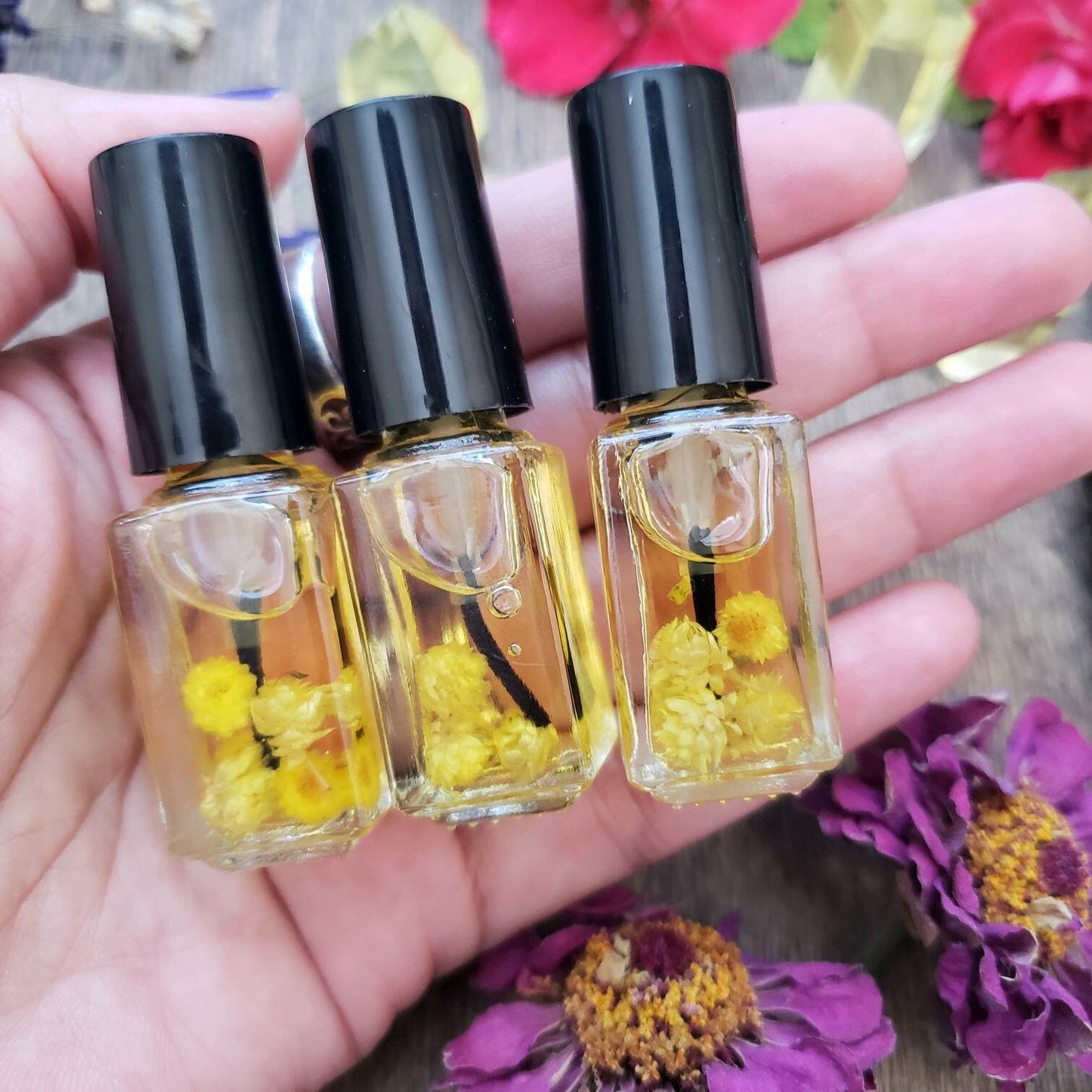 Cuticle oil | Strengthen nails | anti fungal | Apricot, Jojoba, Sunflower oil | Tea tree, Frankincense, Myrrh, Cypress, Lavender