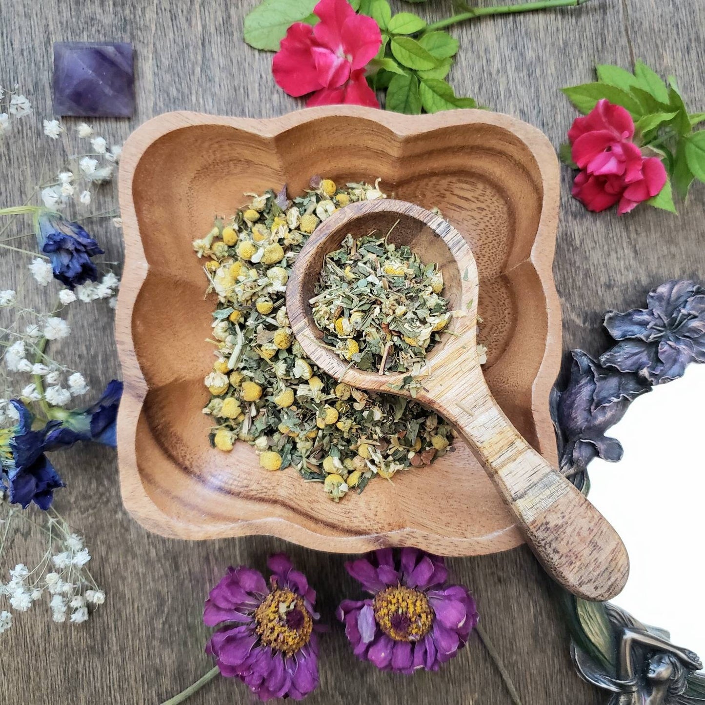 Digest & Detox loose leaf tea | Sleepy time tea | Chamomile | Lemon balm | Peppermint | Ginger | Cinnamon | Meadowsweet | Dandelion
