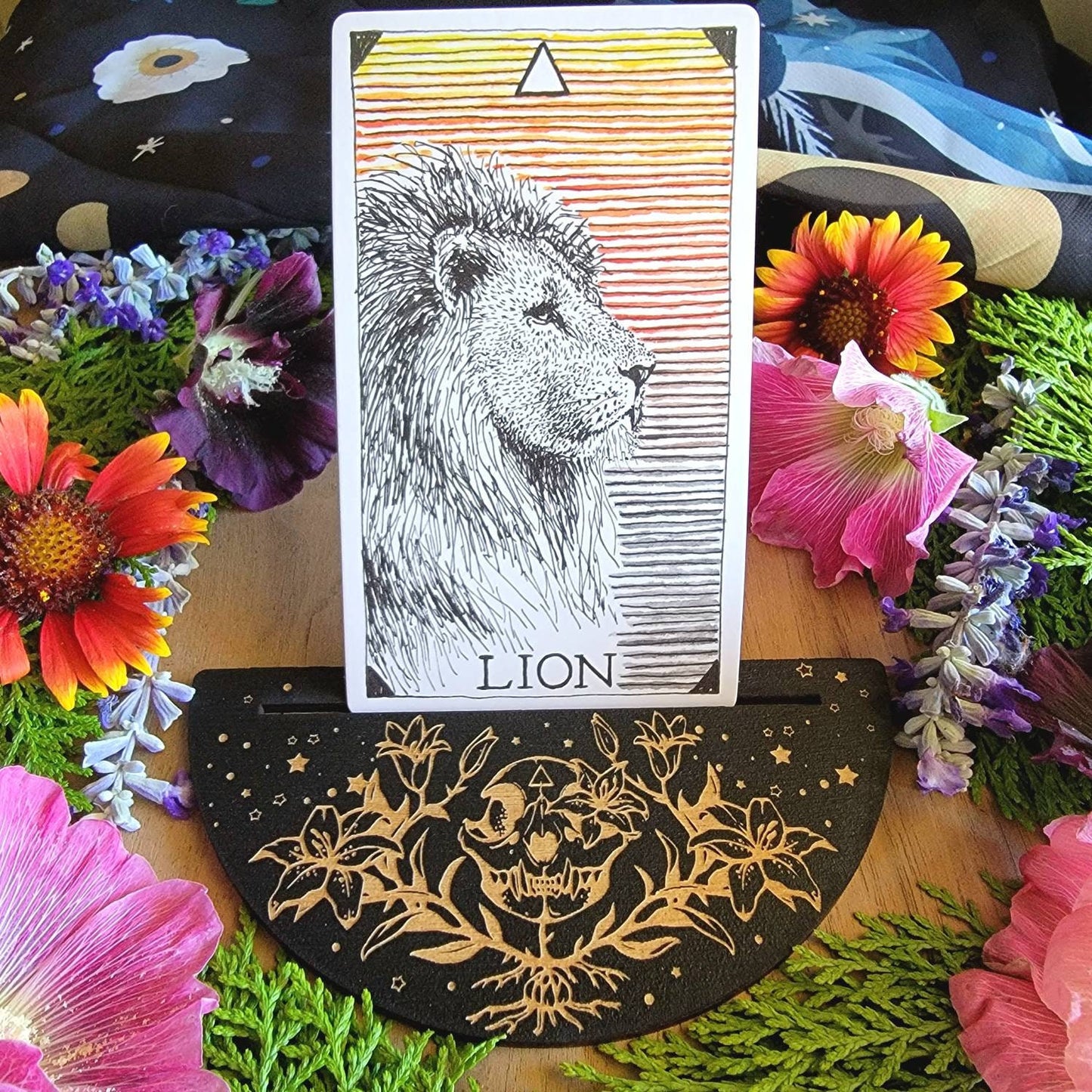 Cat Skull & Lilly Tarot card stand | laser engraved | divination | Oracle card display | Affirmation card holder | Gift for witch |