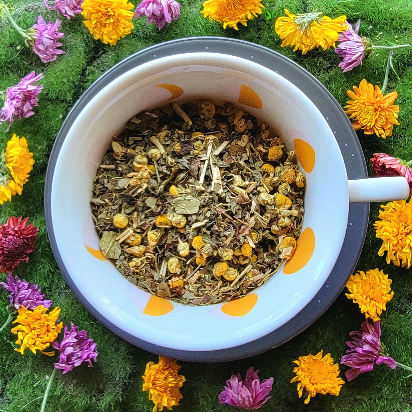 HarmoniTea Calming Tea | loose leaf tea | Chamomile | Lemon balm | Passionflower