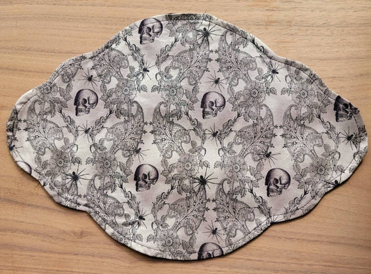 Memento Mori Skull Altar cloth for divination | Victorian Vintage | Cottage Core | Double sided | Daily tarot spread | small altar space