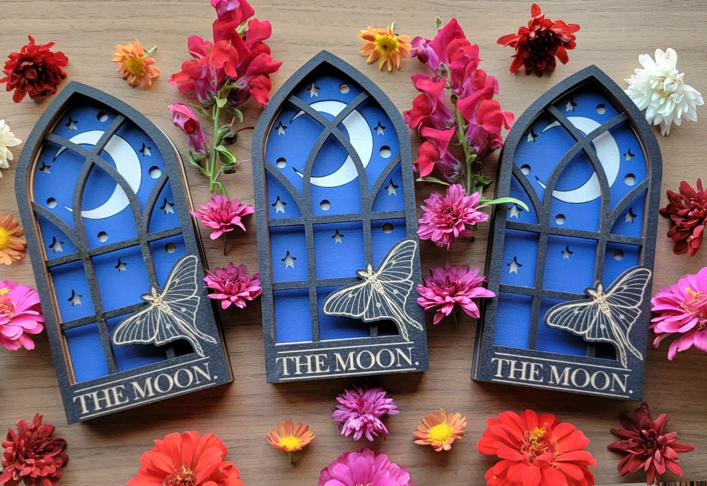 THE MOON. Tarot Luna Loth wood wall decor hanging | Shadow box | Wooden Wall Art | Witchy decor | Altar space | Victorian Gothic window