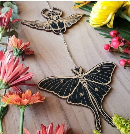 Insect Garland wood wall hanging decor | Hawkmoth | Luna Moth | Winged Beetle | Death head moth |Wood Wall art | Witchy decor |