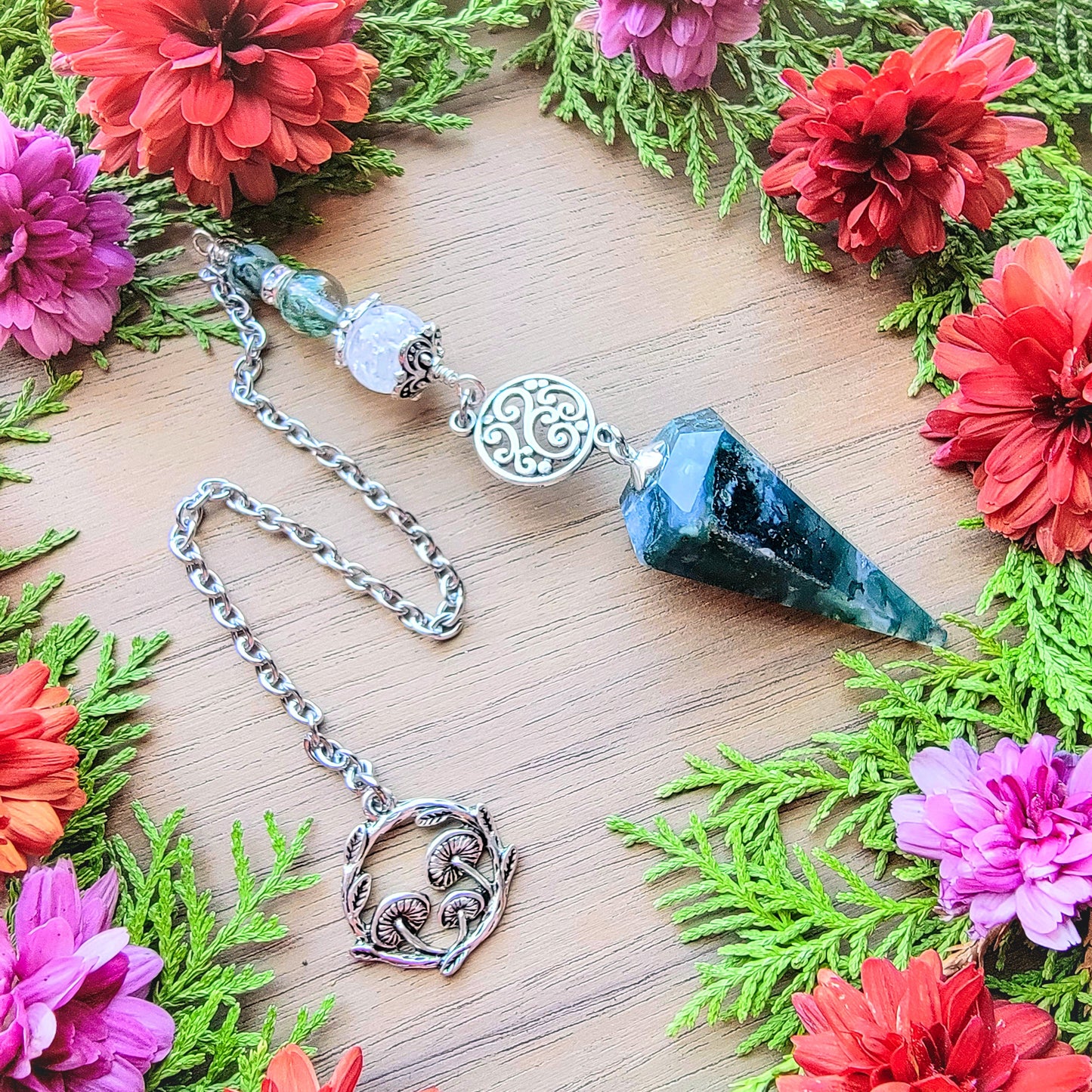 Green Moss Agate Pendulum | Green stone | Mushrooms | Psychic ability | intuition | divination | scying | dowsing |