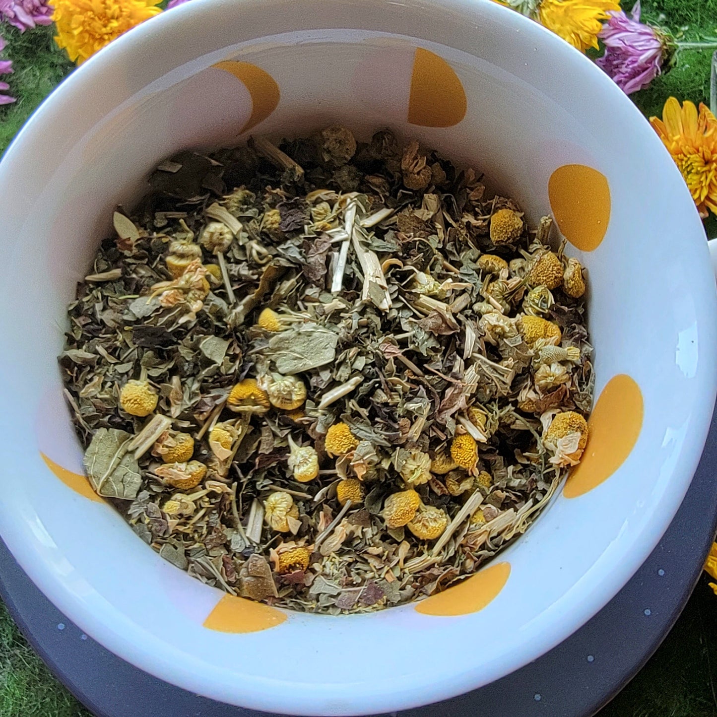 HarmoniTea Calming Tea | loose leaf tea | Chamomile |  Lemon balm | Passionflower