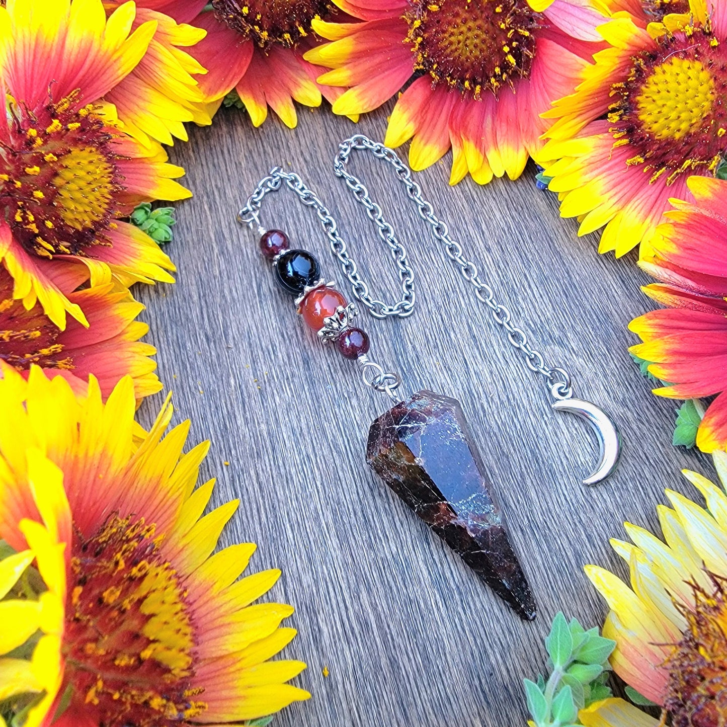 Garnet moon Pendulum | Carnelian | Sardonyx | divination | scying | dowsing | banded agate