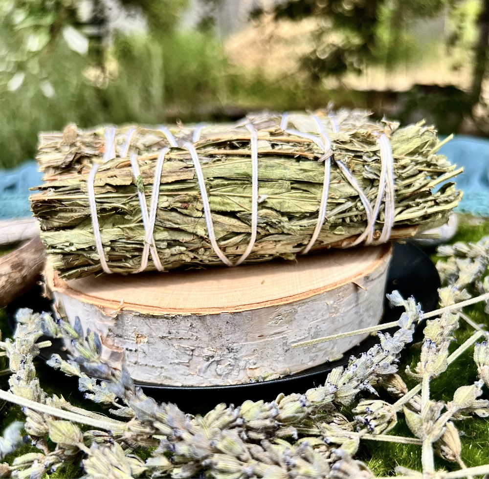 Mugwort Smudge Bundle | Dreamwork, Divination & Intuition