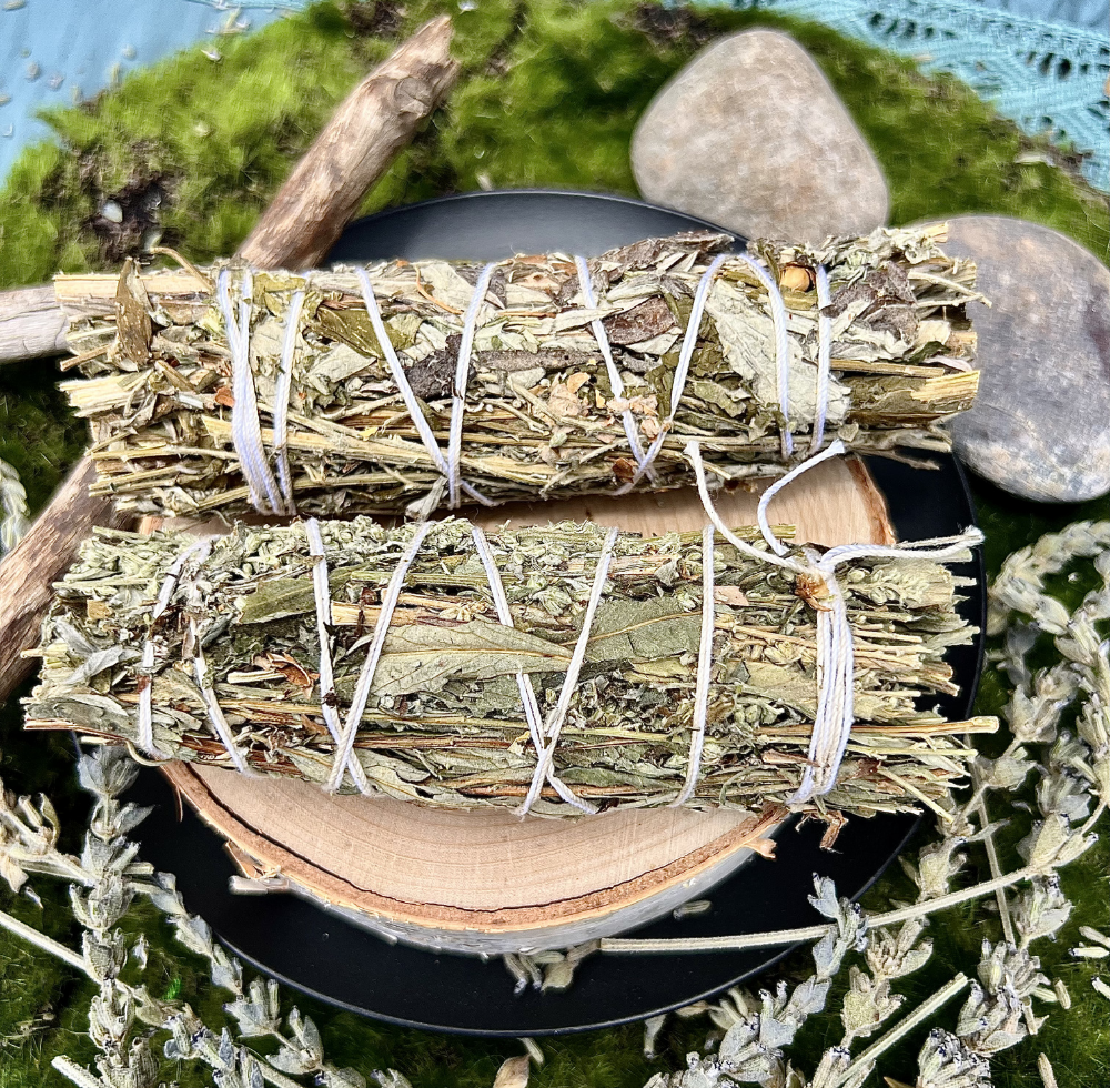 Mugwort Smudge Bundle | Dreamwork, Divination & Intuition