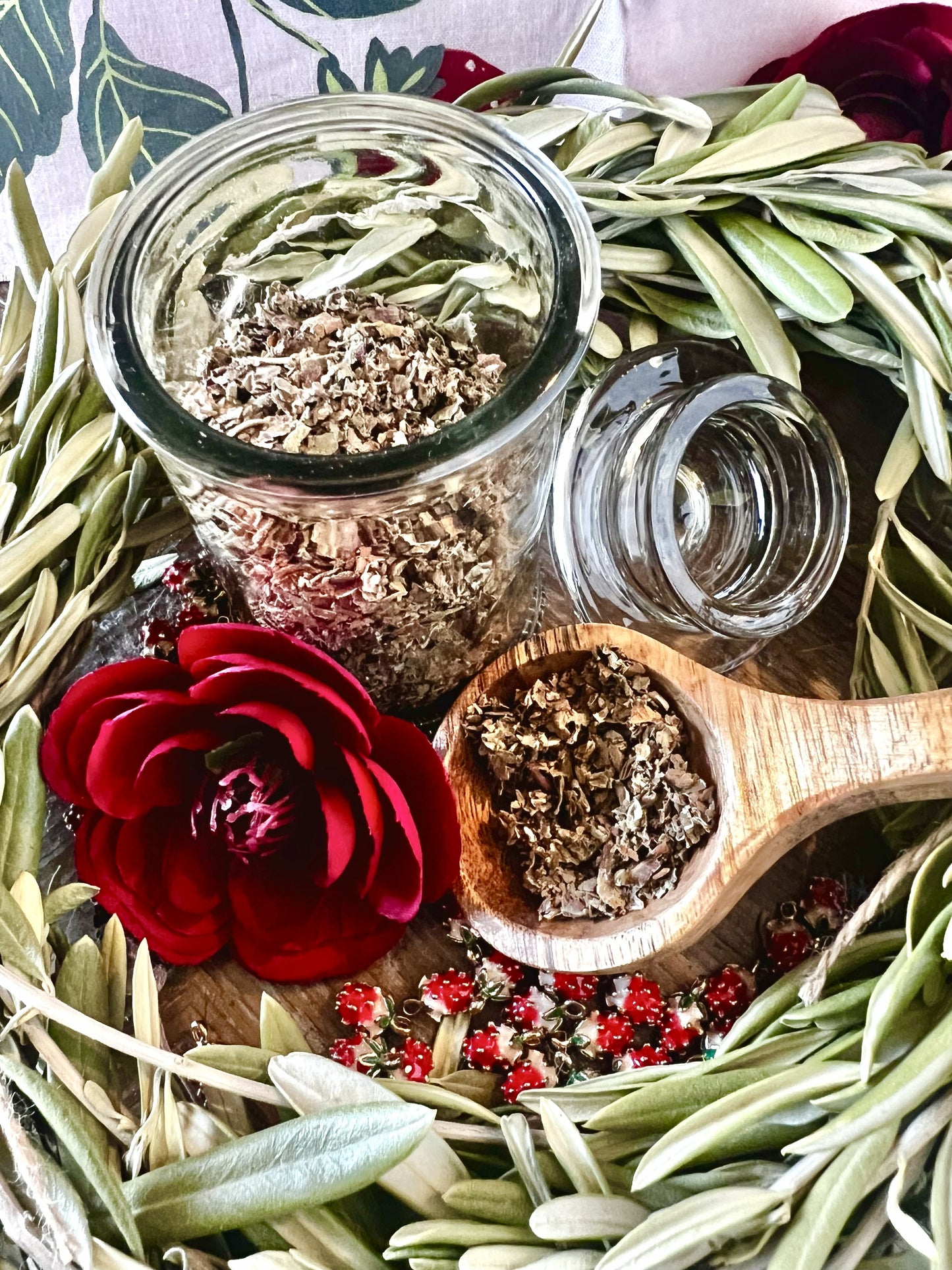 Organic Raspberry Leaf | Herbal Tea | Witchcraft Herbs | Loose Herbs | Witch's Apothecary