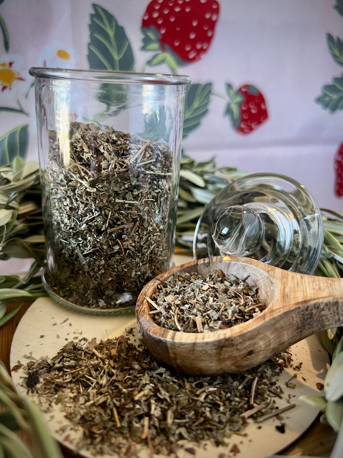 Strawberry Leaf Dried | Herbal Tea | Witchcraft Herbs | Organic Herbs | Magic Supplies | Witch's Apothecary