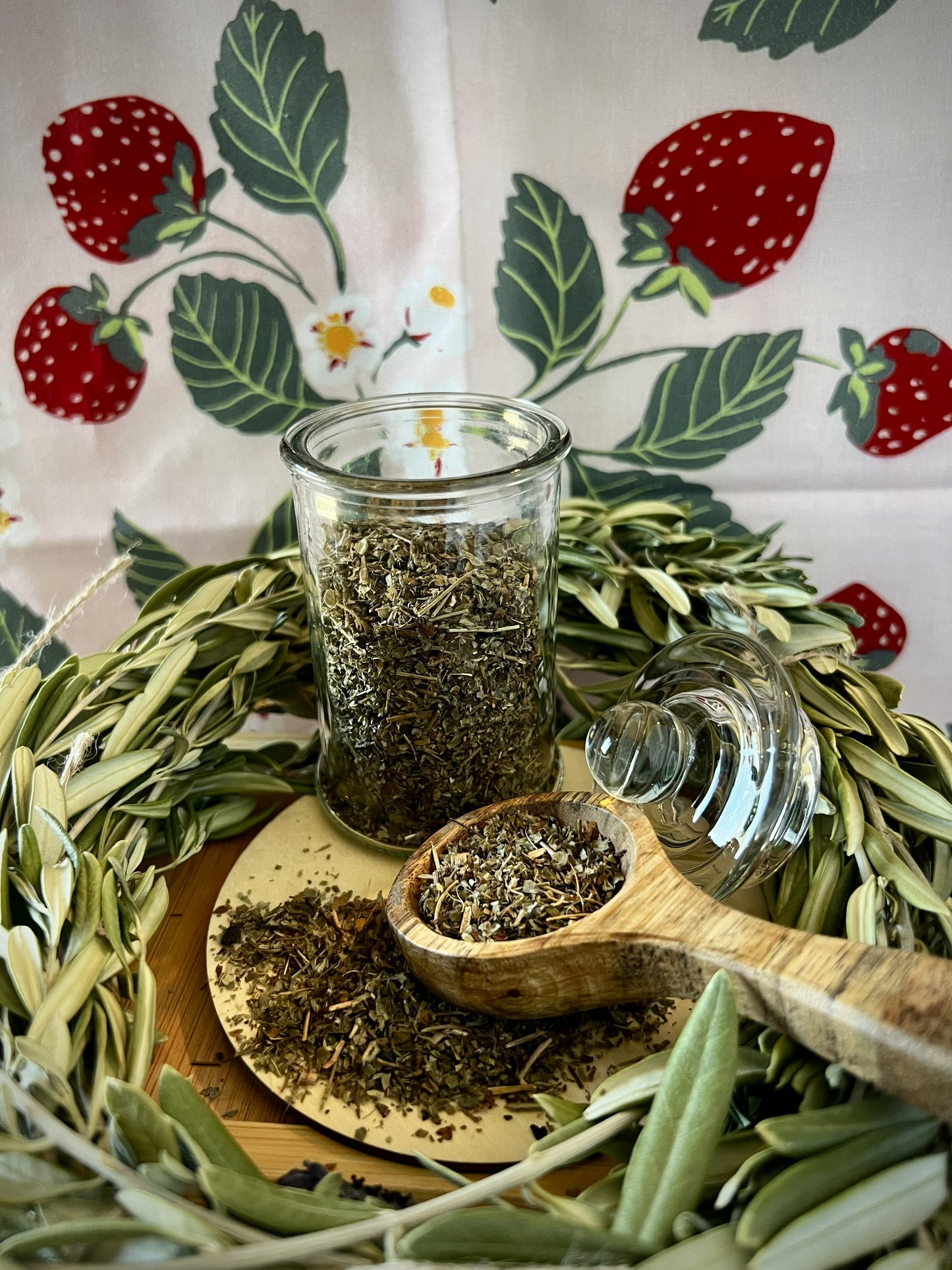 Strawberry Leaf Dried | Herbal Tea | Witchcraft Herbs | Organic Herbs | Magic Supplies | Witch's Apothecary